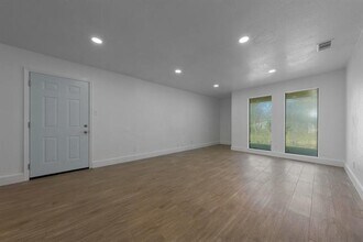 1007 W Sanford St in Arlington, TX - Building Photo - Building Photo