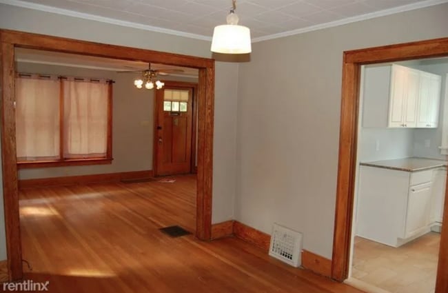 825 Sylvan Ave in Ann Arbor, MI - Building Photo - Building Photo