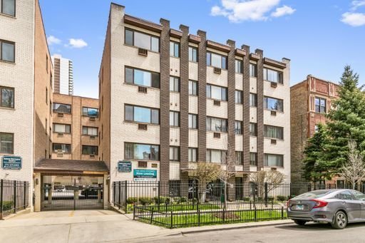 6029 N Winthrop Ave in Chicago, IL - Building Photo
