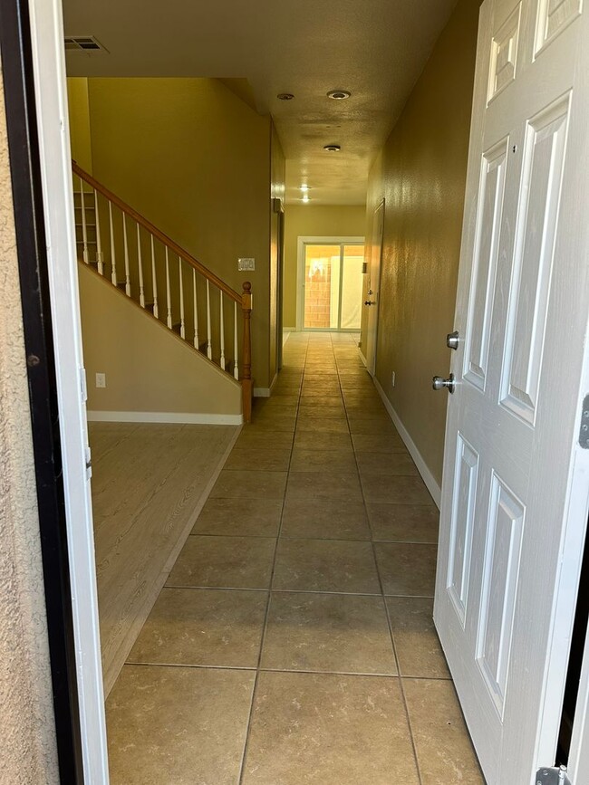 3452 N Bearpin Gap Ln in Las Vegas, NV - Building Photo - Building Photo