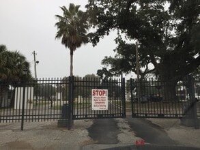 1225 Century Oaks Dr in Gulfport, MS - Building Photo - Building Photo