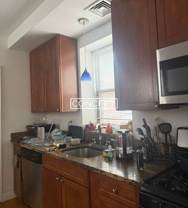 64 Louis Prang St, Unit 4 in Boston, MA - Building Photo - Building Photo