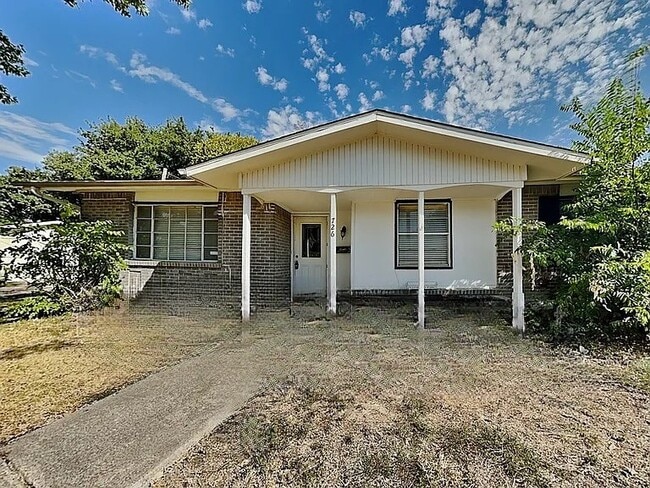 property at 726 Silverstone Dr