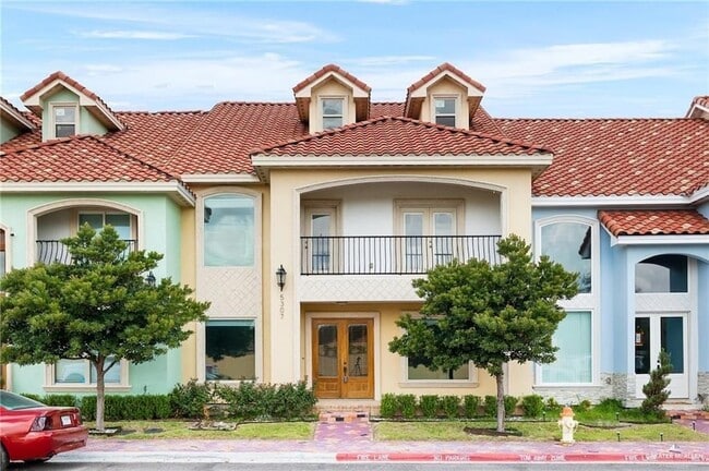 property at 5307 N Crown Point