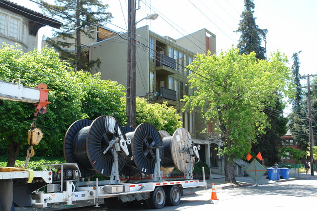 College Avenue Apartments in Berkeley, CA - Building Photo - Building Photo