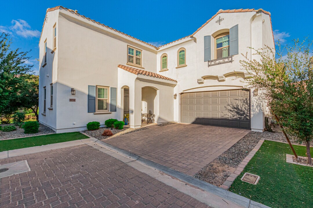 9752 E Kinetic Dr in Mesa, AZ - Building Photo