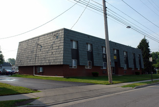 L J Apartments in Bowling Green, OH - Foto de edificio - Building Photo