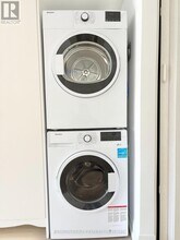 574B Pharmacy Ave in Toronto, ON - Building Photo - Building Photo