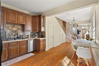 6050 Laurel St in New Orleans, LA - Building Photo - Building Photo