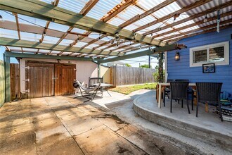 1310 Harris Way in Galveston, TX - Building Photo - Building Photo