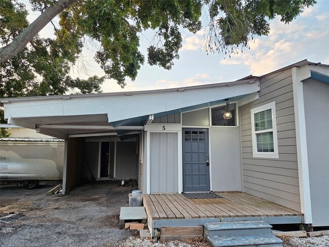 property at 4419 W Bayshore Dr