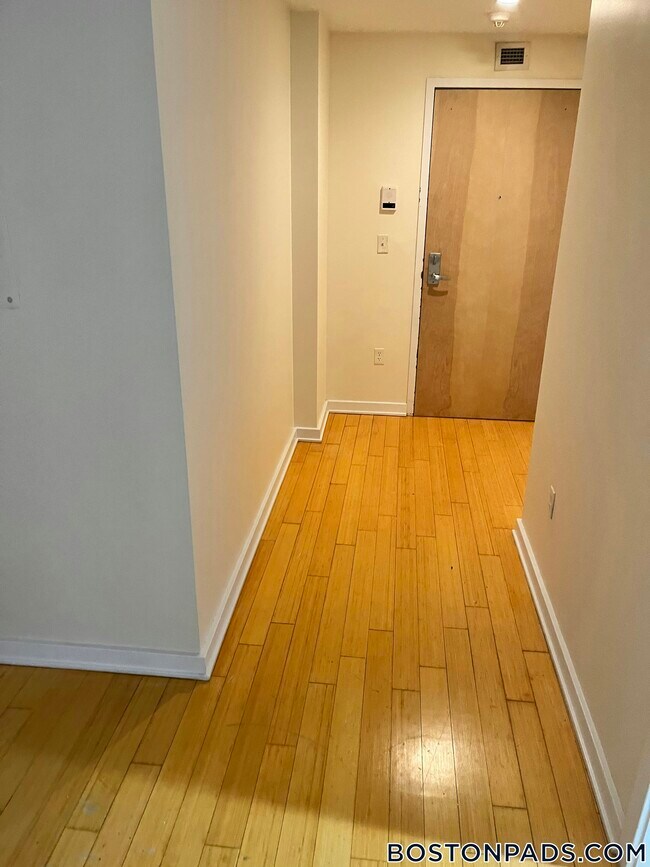 40 Boylston St, Unit 408 in Boston, MA - Building Photo - Building Photo