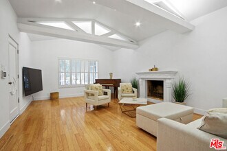 352 S Wetherly Dr in Beverly Hills, CA - Building Photo - Building Photo