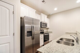 2946 Old Field Rd in Sumter, SC - Building Photo - Building Photo