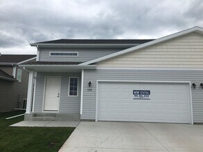 1317 5th St NW in West Fargo, ND - Building Photo - Building Photo