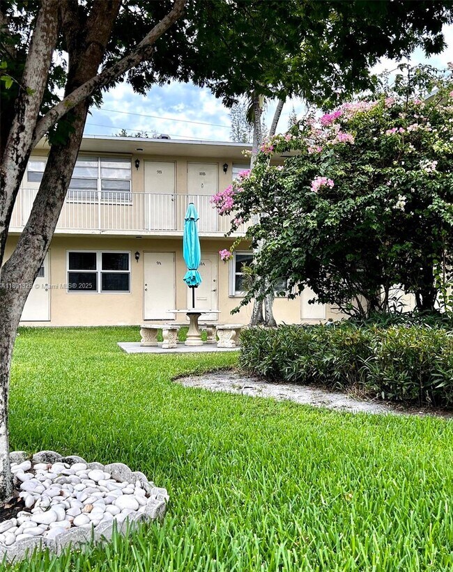 1301 N 12th Ct in Hollywood, FL - Building Photo - Building Photo
