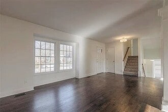 1131 NE Oak Tree Dr in Lee's Summit, MO - Building Photo - Building Photo