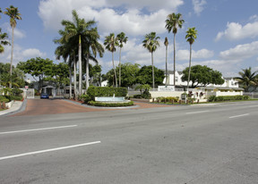 Antigua at Country Club of Miami Apartments