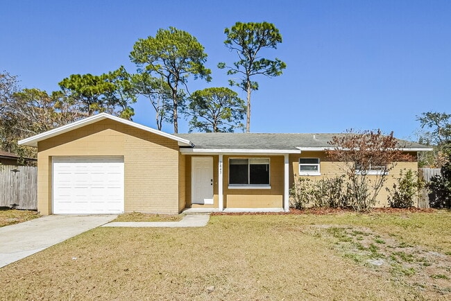 property at 2843 Kinnon Dr