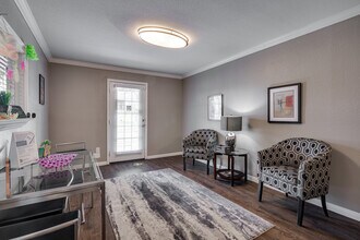 Crossings at Berkley Square in Houston, TX - Building Photo - Interior Photo