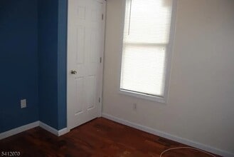 29 Alexander St, Unit 3 in Newark, NJ - Foto de edificio - Building Photo