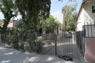 1013 E 28th St in Los Angeles, CA - Building Photo - Building Photo