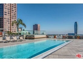 1100 Wilshire Blvd, Unit 2702 in Los Angeles, CA - Building Photo