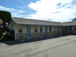 Del Monte Court in Santa Cruz, CA - Building Photo - Building Photo