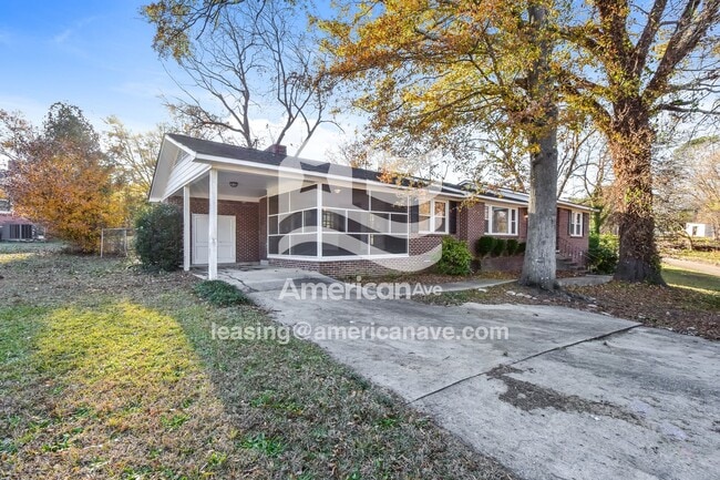 211 St Patrick Rd in Columbia, SC - Foto de edificio - Building Photo