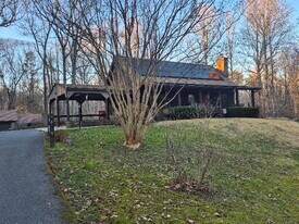 3550 Holderness Ln in Chesapeake Beach, MD - Building Photo