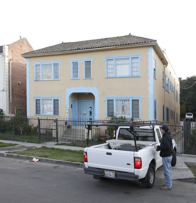 118-120 1/2 S Westmoreland Ave in Los Angeles, CA - Building Photo - Building Photo