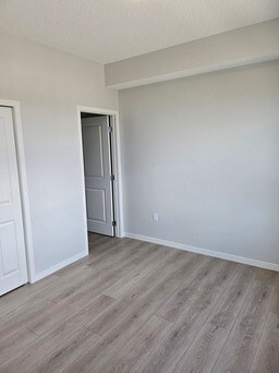 550 Belmont St SW in Calgary, AB - Building Photo - Building Photo