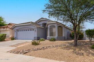 12328 W Medlock Dr in Litchfield Park, AZ - Building Photo - Building Photo