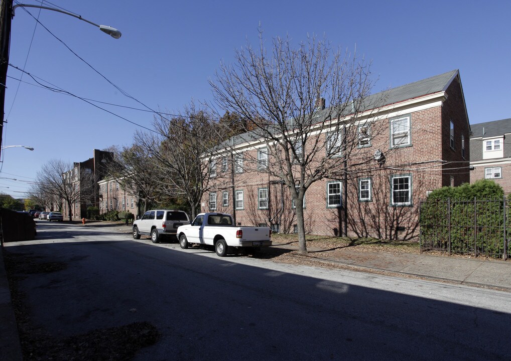 Liberties West Condos in Philadelphia, PA - Building Photo