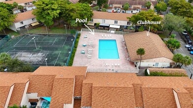 8209 NW 8th St in Plantation, FL - Building Photo - Building Photo