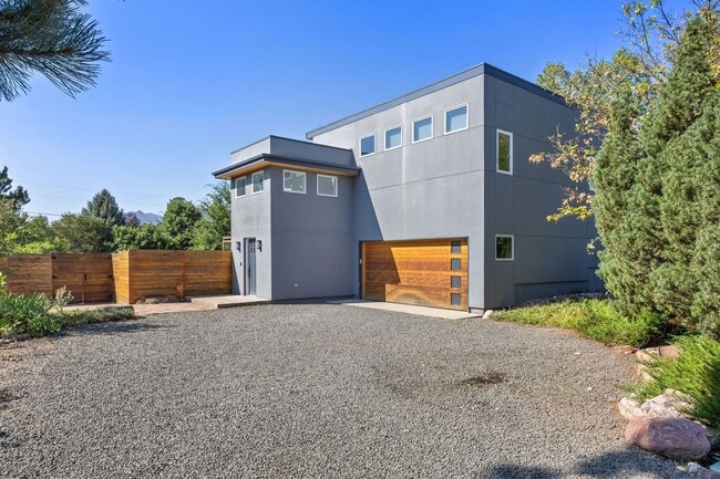 1990 Poplar Ave in Boulder, CO - Building Photo - Building Photo