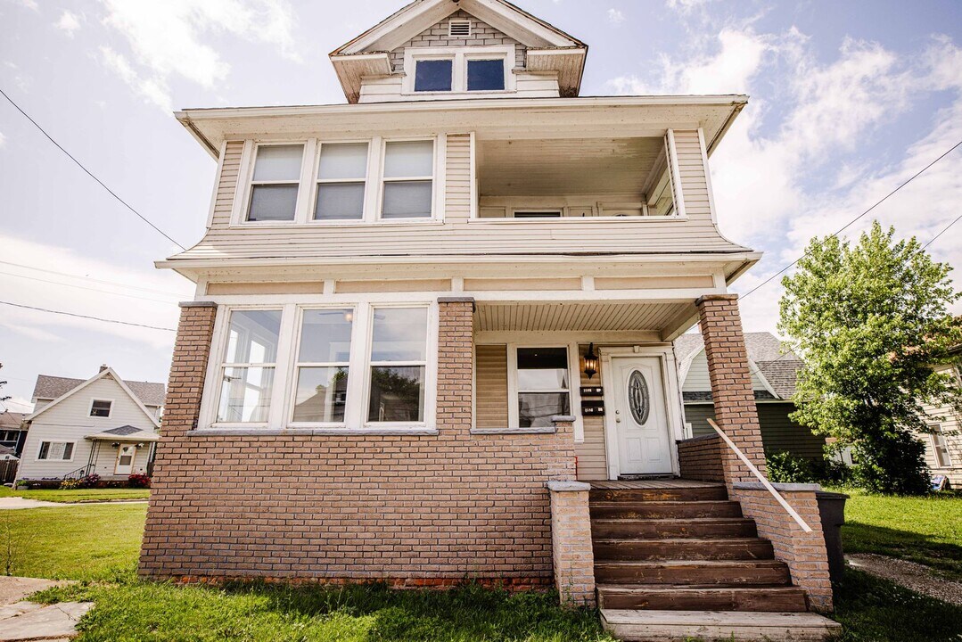2594 Broadway St in Toledo, OH - Building Photo