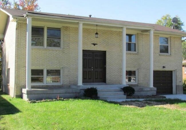 3602 Pinecroft dr in Louisville, KY - Building Photo - Building Photo