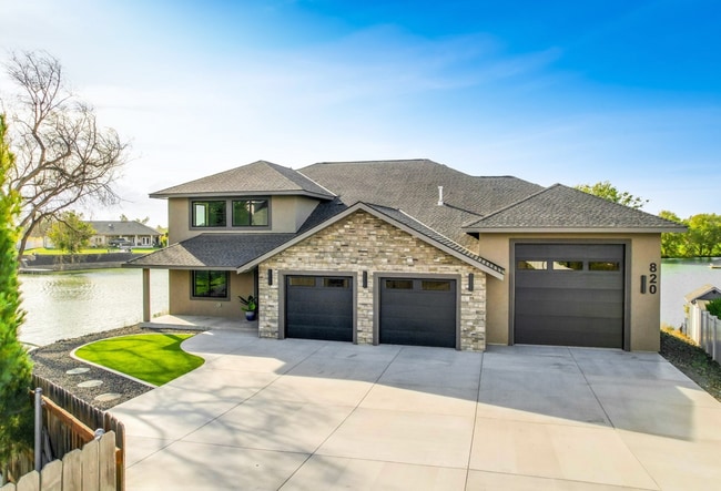 820 Camas Pl in Moses Lake, WA - Building Photo - Building Photo