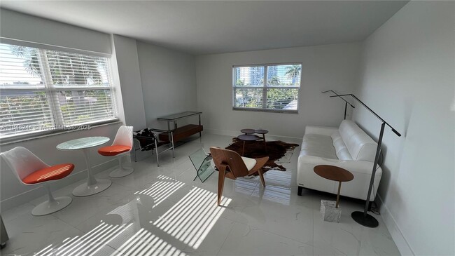619 Orton Ave in Fort Lauderdale, FL - Building Photo - Building Photo
