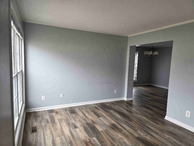 1344 Hibbard Dr in Stow, OH - Building Photo - Building Photo