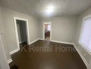 527 N Bradley Ave in Indianapolis, IN - Building Photo - Building Photo