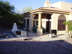 1502 E Estrid Ave in Phoenix, AZ - Foto de edificio - Building Photo