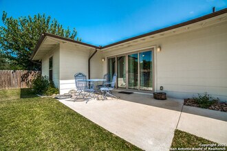 307 Waxwood Ln in San Antonio, TX - Building Photo - Building Photo
