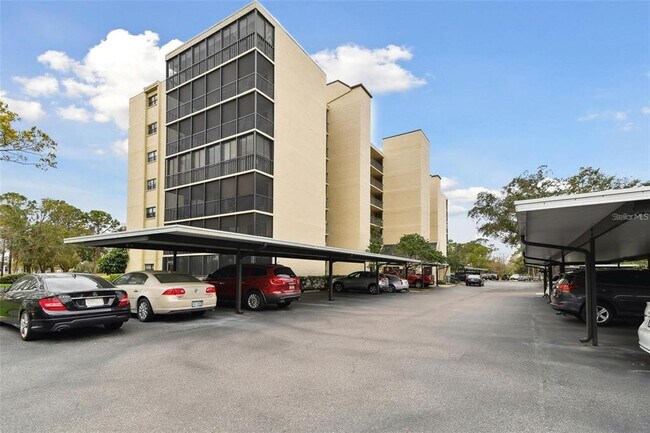 2900 Cove Cay Dr in Clearwater, FL - Building Photo - Building Photo