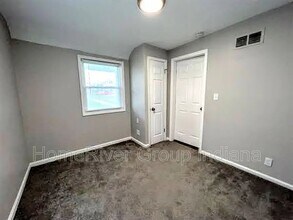 226 Clay St in New Albany, IN - Foto de edificio - Building Photo