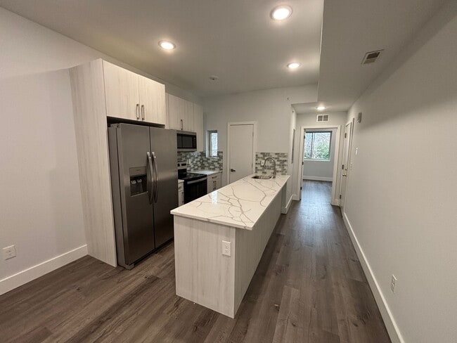 2252 N Delhi St, Unit C in Philadelphia, PA - Building Photo - Building Photo