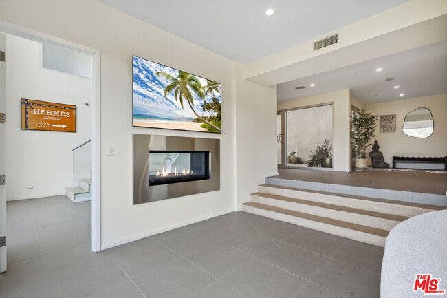 9716 Oak Pass Rd in Beverly Hills, CA - Building Photo - Building Photo