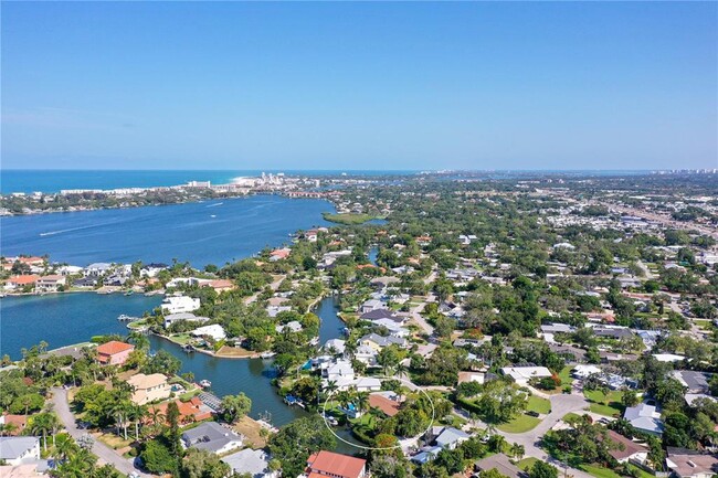 7516 Cove Terrace in Sarasota, FL - Foto de edificio - Building Photo