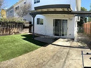 969 Palm Cir in Tracy, CA - Building Photo - Building Photo